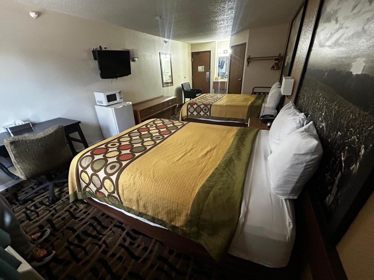 Oyo West Point Inn 외부 사진