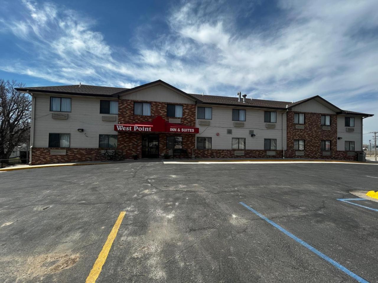 Oyo West Point Inn 외부 사진