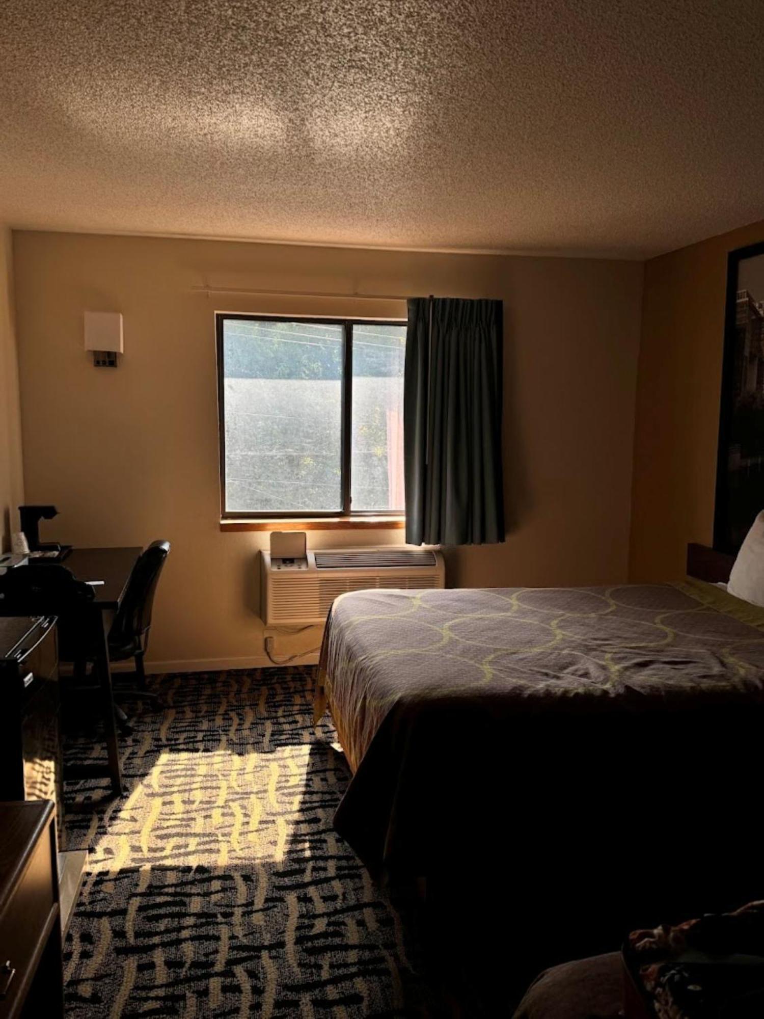 Oyo West Point Inn 외부 사진