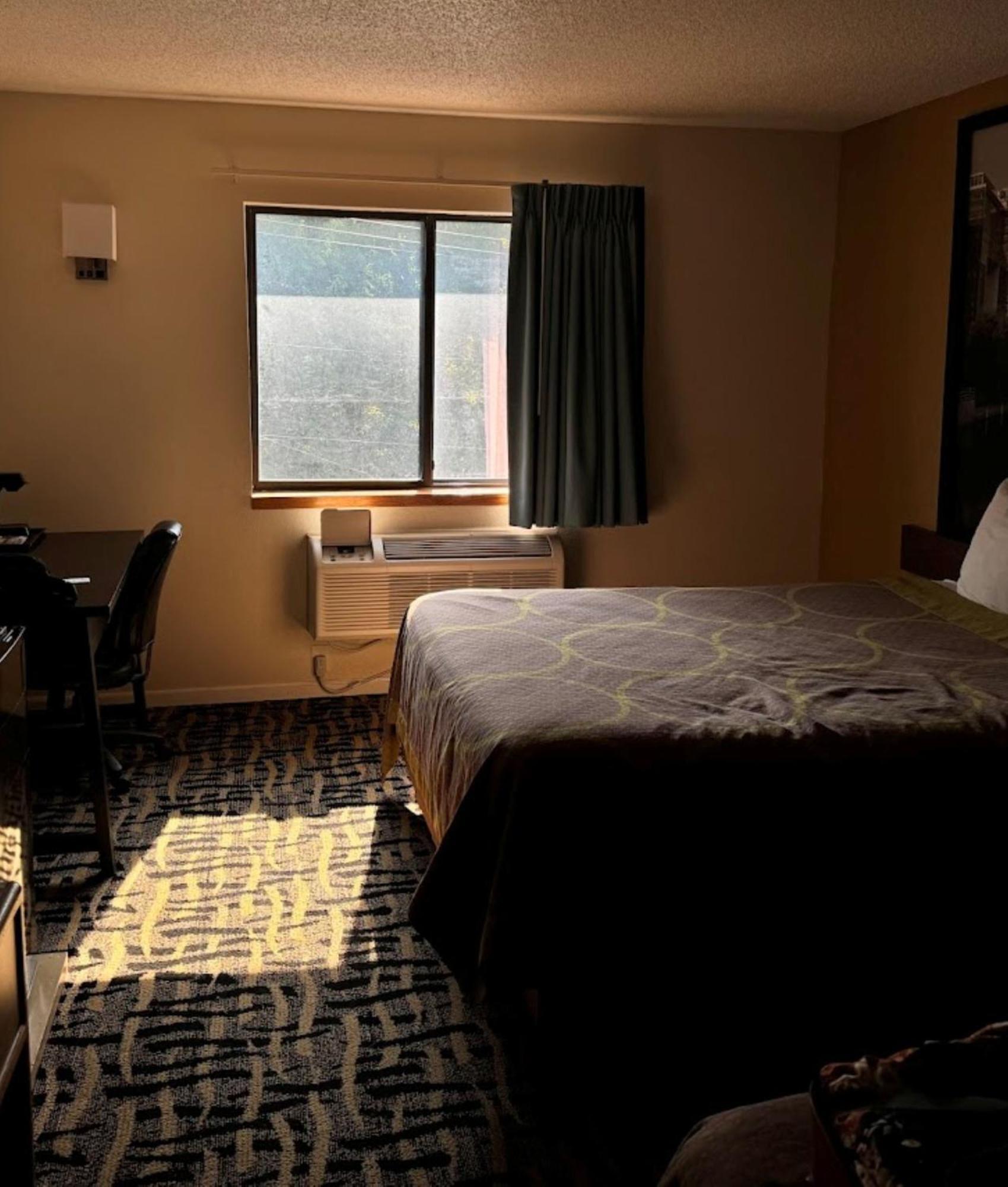 Oyo West Point Inn 외부 사진