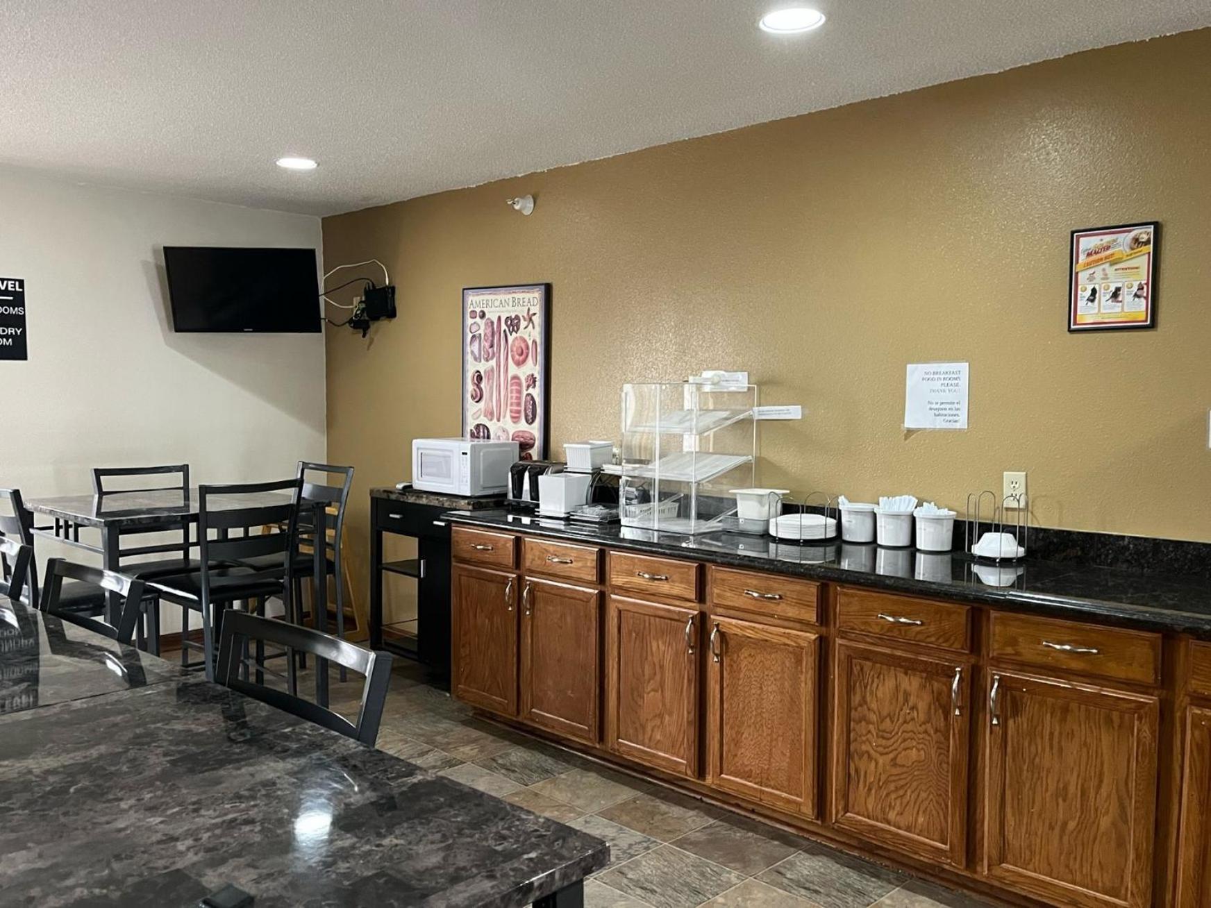 Oyo West Point Inn 외부 사진