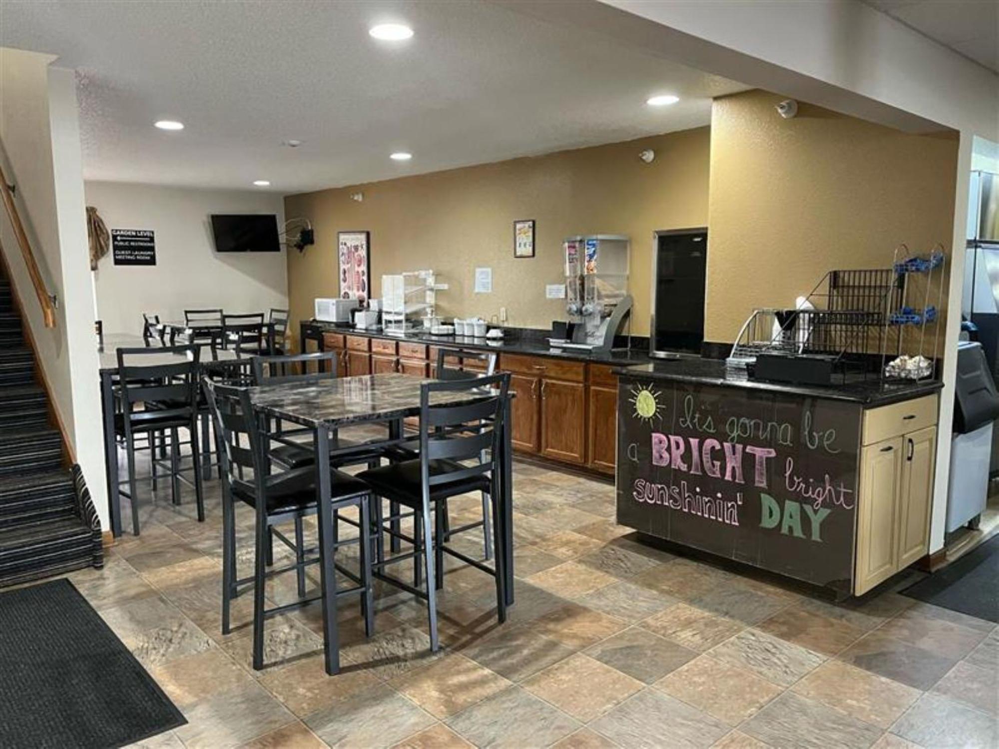 Oyo West Point Inn 외부 사진