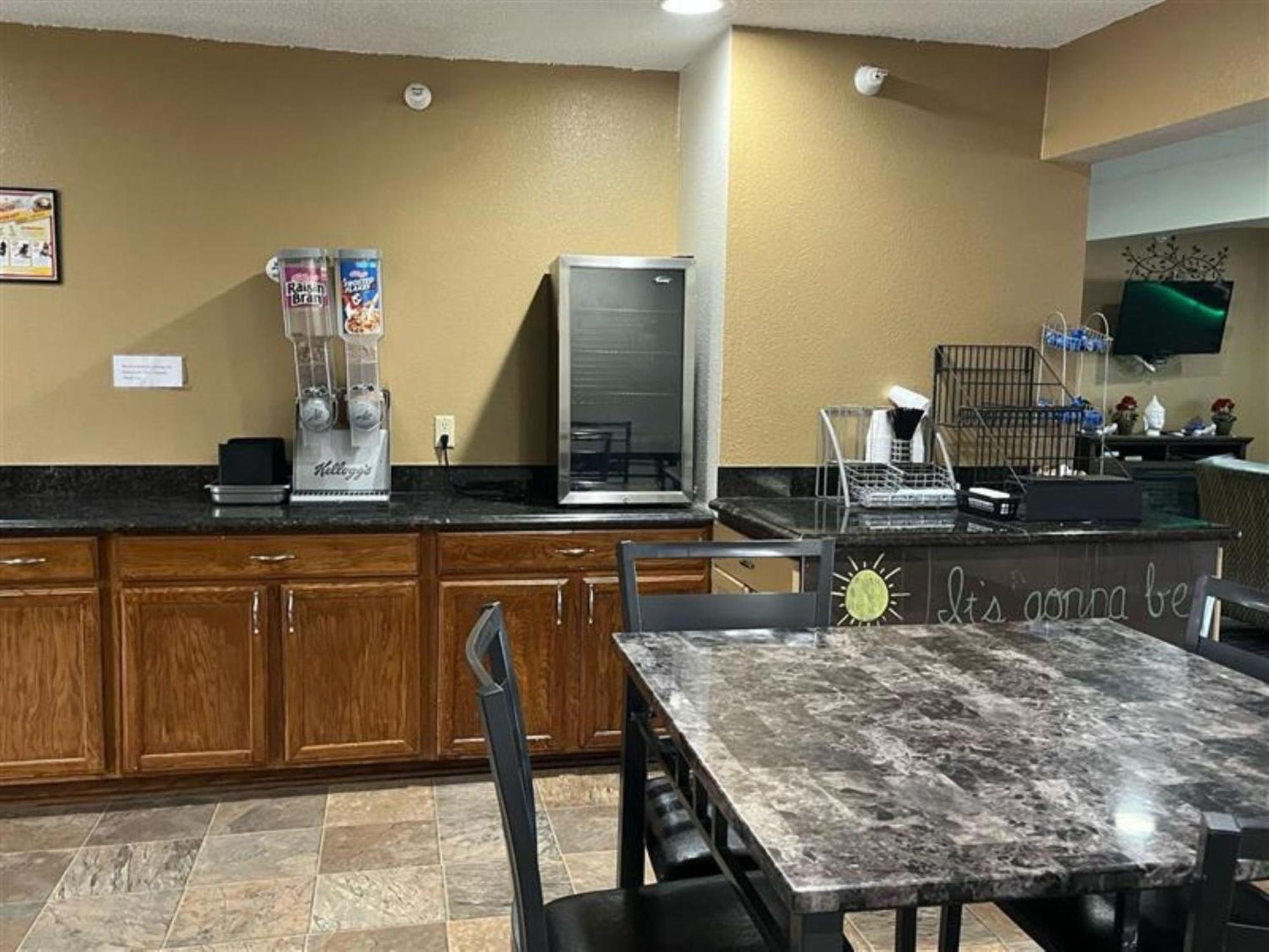 Oyo West Point Inn 외부 사진